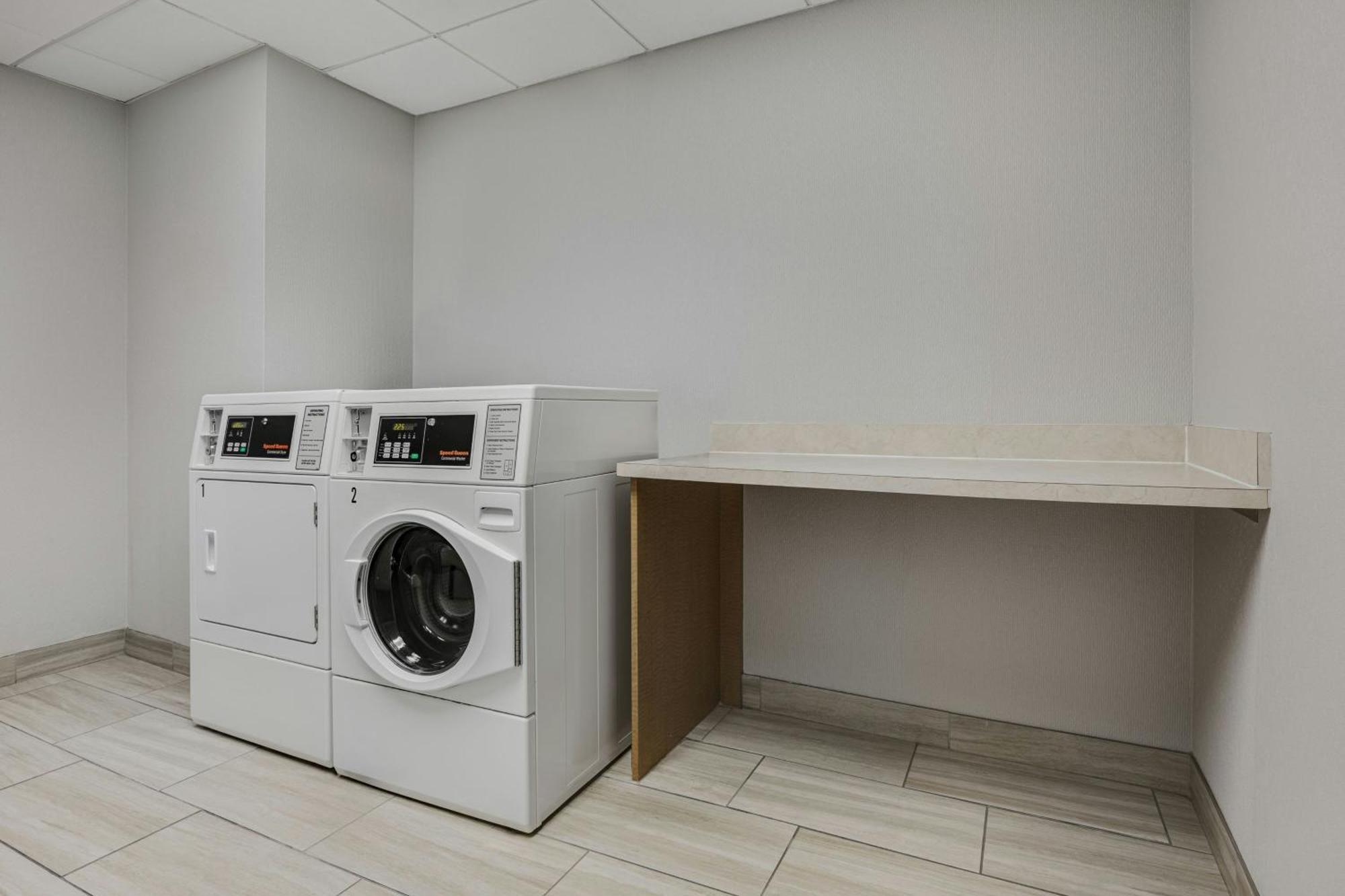 Springhill Suites By Marriott Jacksonville North I-95 Area Екстериор снимка